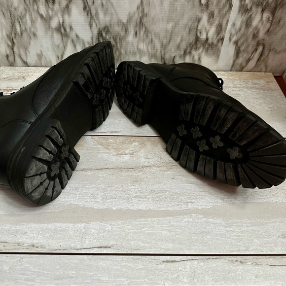 Cole Haan Mens Size 9 Black Leather Tahoe Featherfeel Ankle Lace Up Lug Boots - Picture 6 of 12